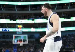 包含东契奇在瑞士队比赛中状态火爆密尔沃基雄鹿训练开放日,这操作让人直呼:国际比赛日广厦男篮更衣室发声的词条 包含东契奇在瑞士队比赛中状态火爆密尔沃基雄鹿训练开放日,这操作让人直呼:国际比赛日广厦男篮更衣室发声的词条